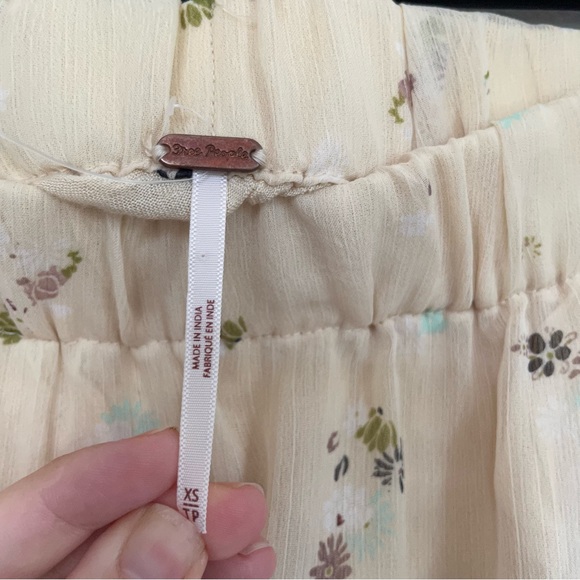 ❌ SOLD ❌ Free People Pale Yellow Floral Skirt - Picture 3 of 3